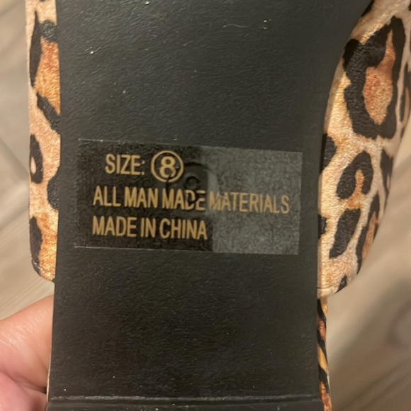 Lulus Macey Leopard Pointed Toe Bow Mules Size 8 - Picture 4 of 4